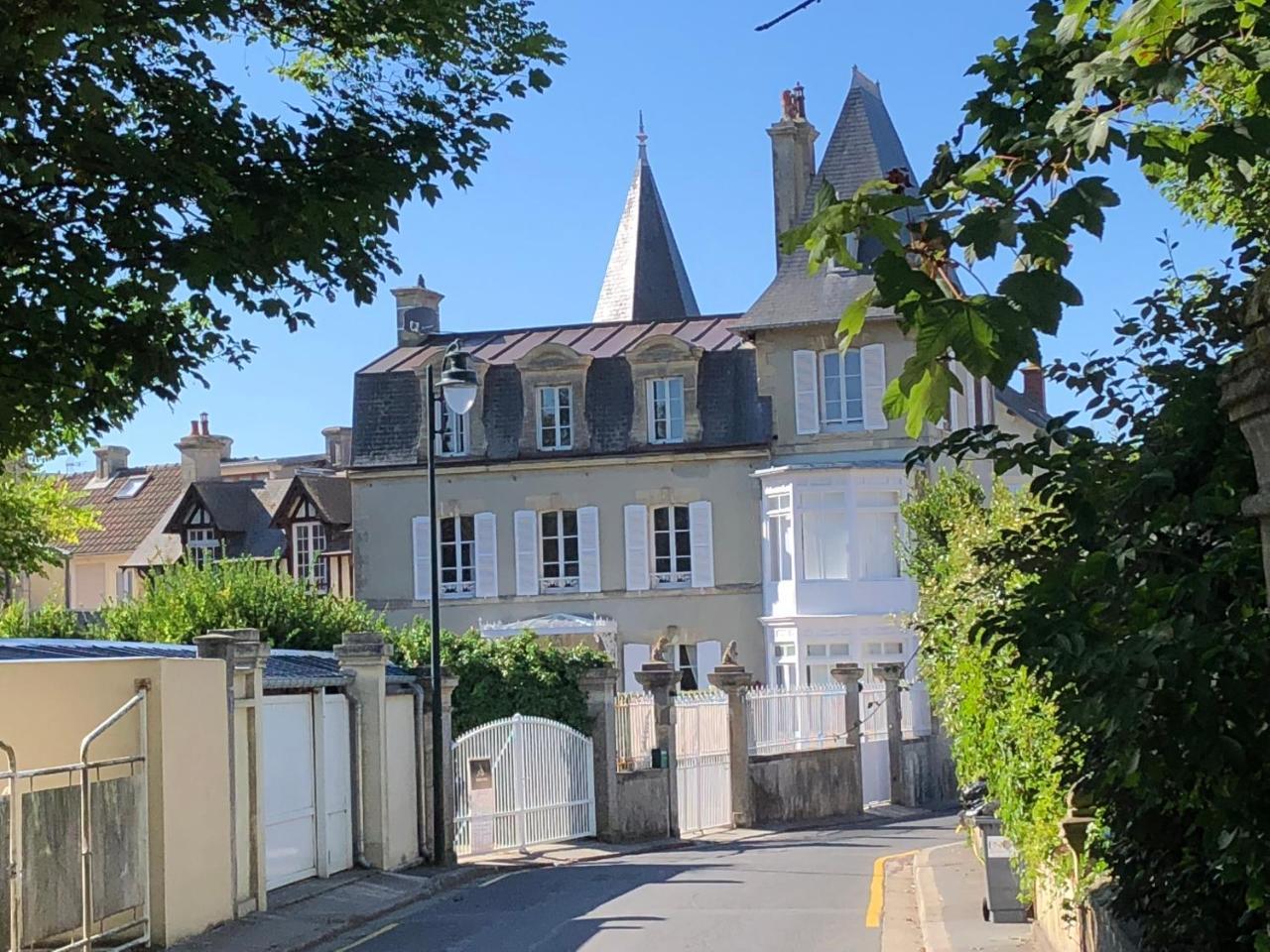 Dday Aviators Le Manoir Hotel Arromanches-les-Bains Eksteriør billede